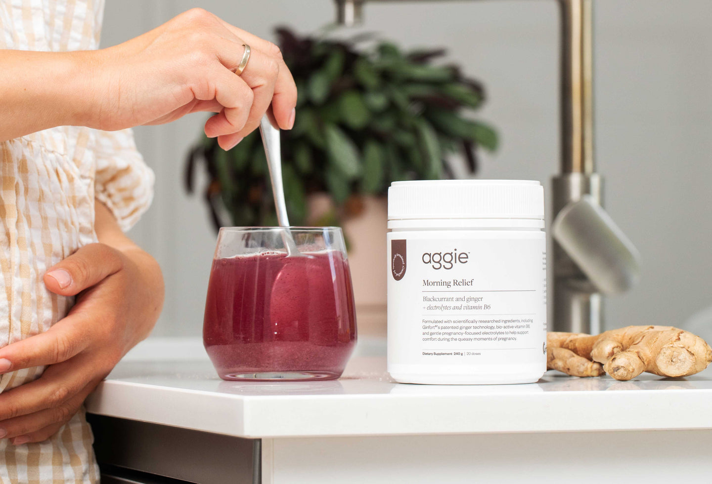 Women making drink with ginger for pregnancy morning sickness